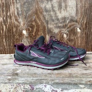 Altra superiors- women’s running shoe- 9.5